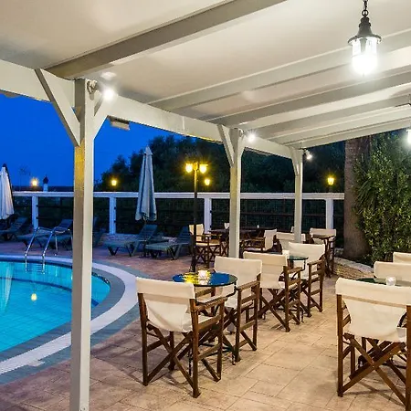 Bozikis Palace מלון 2*