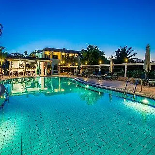Bozikis Palace מלון