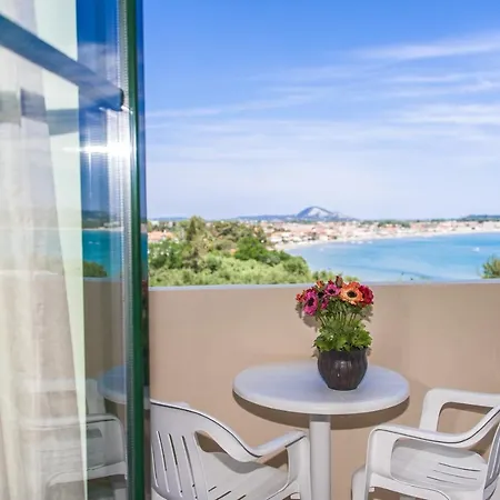 Bozikis Palace 2*
